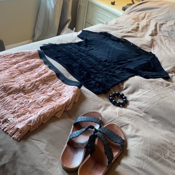 Flirty & fun skirt from my favorite Miami vintage! - Picture 4 of 5